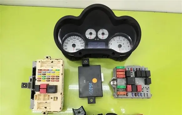Alfa Romeo 147 Engine ECU kit and lock set 55208107