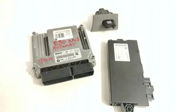 BMW 3 E90 E91 Engine ECU kit and lock set 7810000 0281015075