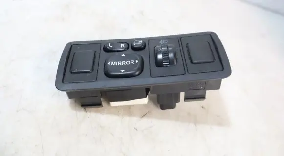 Toyota Avensis T250 Wing mirror switch