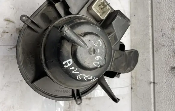 Volvo V70 Interior heater climate box assembly RHD28421