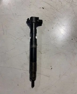 Mercedes-Benz E W211 Fuel injector