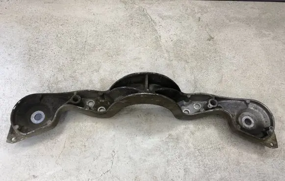 BMW 3 E46 Rear differential/diff mount bracket 1094421A