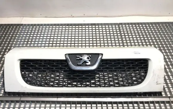 Peugeot Boxer Front grill 1308068070