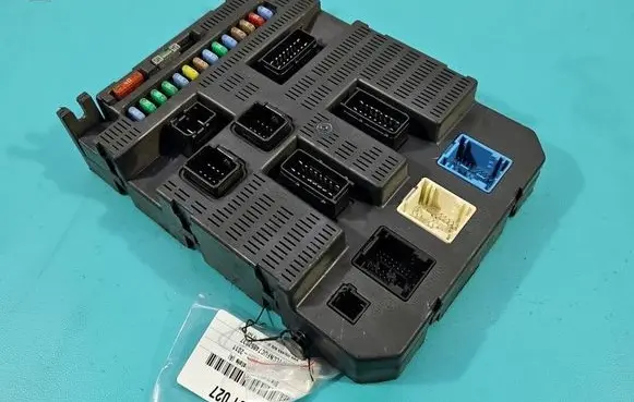 Citroen C4 I Central body control module 9663798580 IMPRK1591027