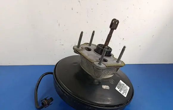 Renault Megane III Brake booster 472100005R