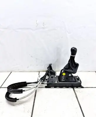 Volkswagen Polo VI Gear shifter/selector 2Q0711265A