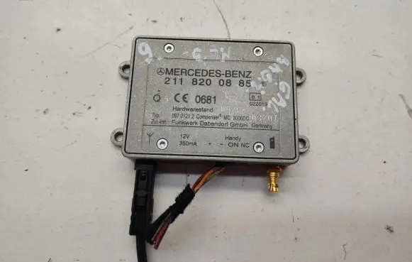 Mercedes-Benz ML W164 Antenna control unit 2118200885 09760300