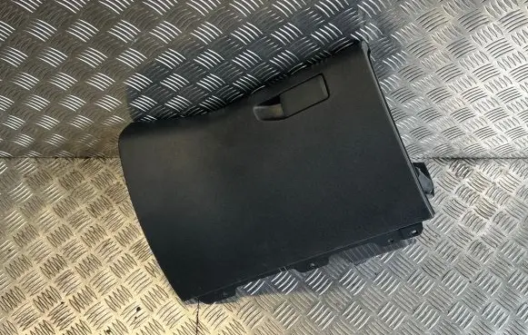 Peugeot 308 Glove box