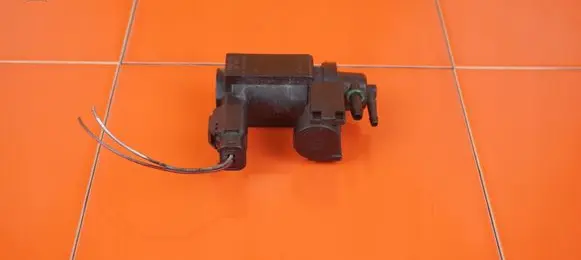 BMW 1 F20 F21 Valve vacuum V759954780 N13B16A