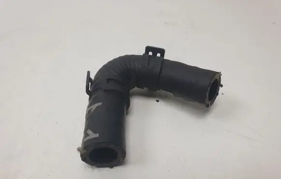 Volkswagen PASSAT B8 Engine coolant pipe/hose 04L121058AM