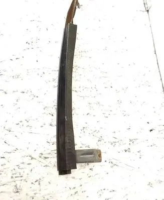 Jeep Grand Cherokee (WK) Front door windshield rail 
