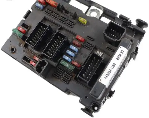 Peugeot 206 Fuse module 9650664180 42201213