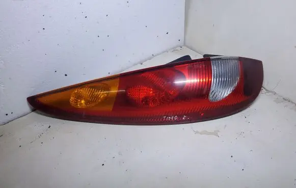 Nissan Almera Tino Rear/tail lights 5251