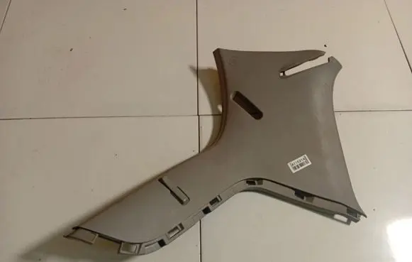 Toyota Yaris (D) pillar trim (bottom) 624710D140
