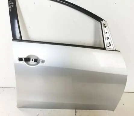 Mitsubishi Grandis Front door