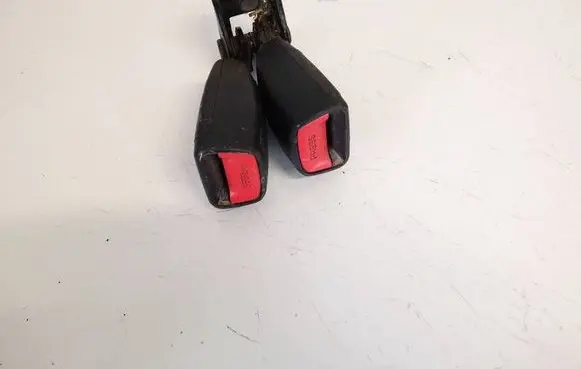 KIA Ceed Middle seatbelt buckle (rear) 