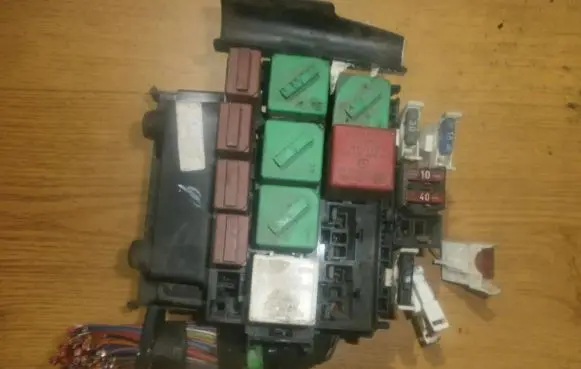 Ford Ka Fuse box set 94fg14a074aa