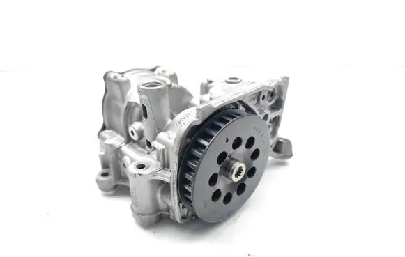 Volkswagen Caddy Oil pump 04L145208K 04L115263B