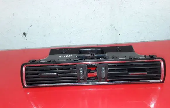 Seat Toledo IV (NH) Dash center air vent grill 5JA820951B 0858100001
