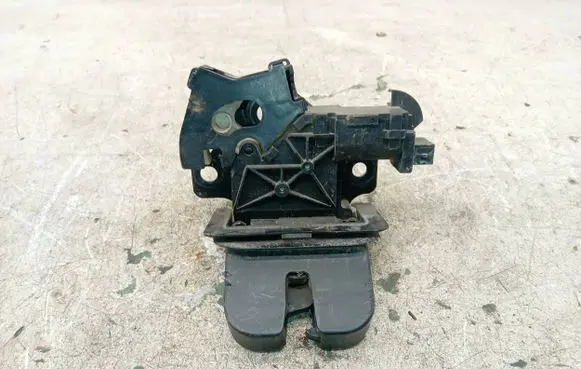 Audi A6 S6 C6 4F Tailgate/trunk/boot lock/catch/latch 8P4827505B