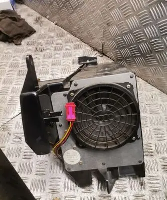 Audi A3 S3 8L Subwoofer speaker 8l0035381g