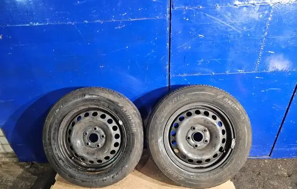 Volkswagen Golf V R12 spare wheel 2150959