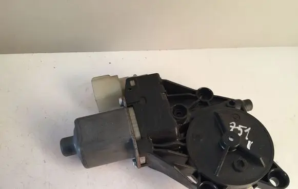 Ford Fiesta Front door window regulator motor 8A6114553B