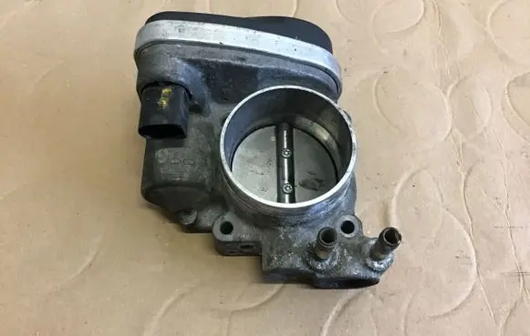 Audi A3 S3 8P Throttle valve 06F133062