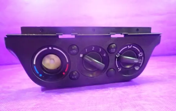 Suzuki Swift I Interior fan control switch 