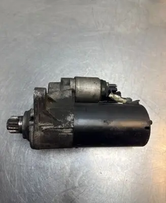 Volkswagen Golf VI Starter motor 0001123016