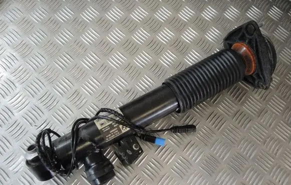 BMW X5 F15 Rear shock absorber/damper 6863178