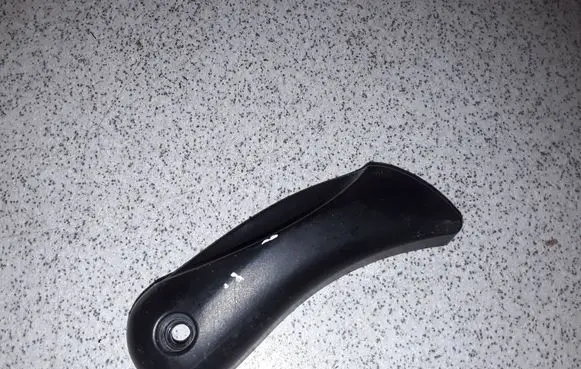 BMW 5 E60 E61 Engine bonnet (hood) release handle 51437008933 7008933
