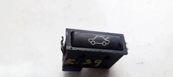 Tailgate opening switch