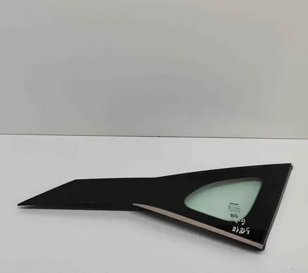 Nissan Qashqai J12 Rear side window 833006UA1A