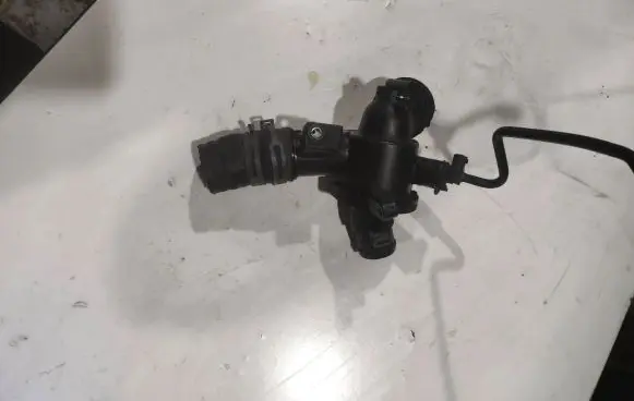 Mercedes-Benz C W204 Coolant pipe/hose 987084478 V30990198