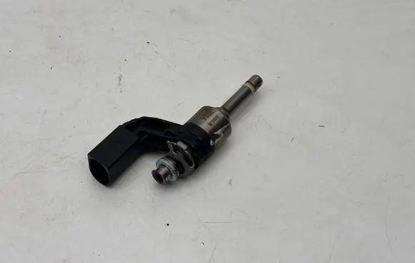 Volkswagen Eos Fuel injector 03C906036F