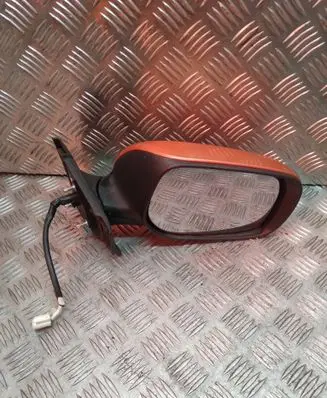 Toyota Yaris Front door electric wing mirror 