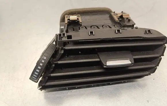 BMW 2 F45 Dashboard side air vent grill/cover trim 17852911 518803 9287292