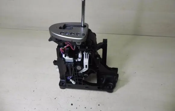 Nissan Qashqai+2 Gear shifter/selector JD80D I3941