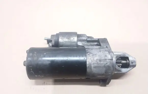Mercedes-Benz E W211 Starter motor A0061514101