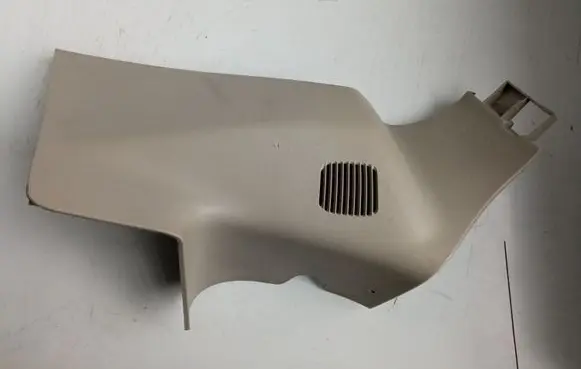 Chrysler Town u0026 Country V (D)pillar trim (top) 0ZR15BD1AI