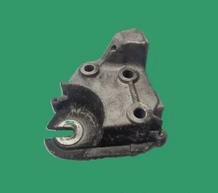 Engine mounting bracket