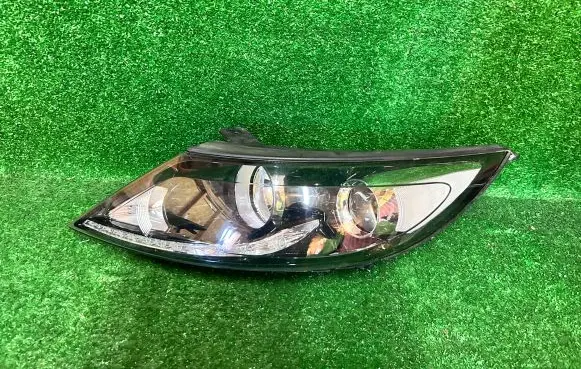 KIA Sportage Headlight/headlamp 921013U250