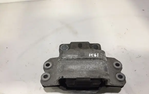 Skoda Octavia Mk2 (1Z) Engine mount bracket 1K0199555