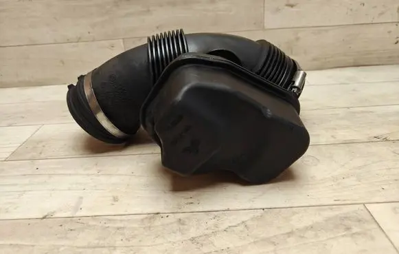BMW X3 E83 Air intake duct part 10991213DE 13543402929 6650931