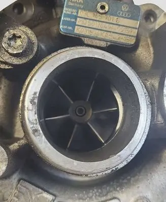Volkswagen PASSAT B6 Turbo 53031015261 03L145701S