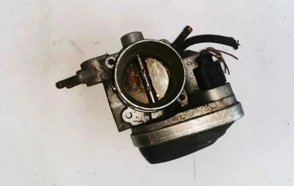 Volkswagen PASSAT B5.5 Throttle valve 06B133062P