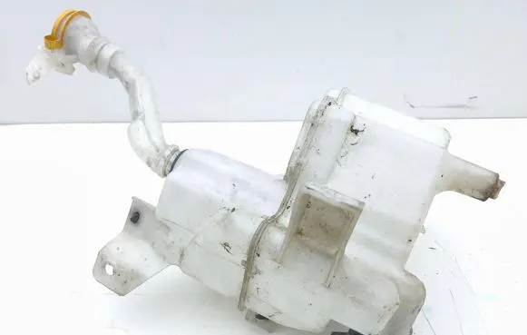 Windshield washer fluid reservoir/tank