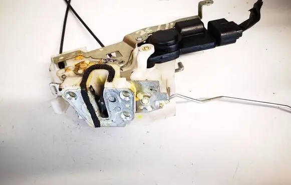 Nissan Pixo Front door lock