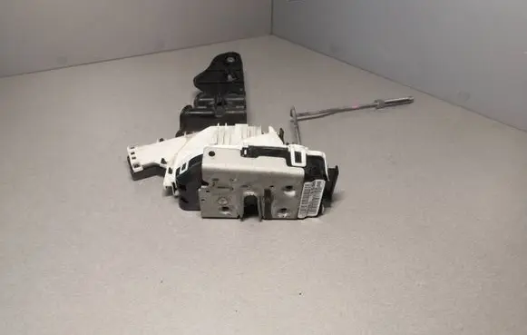 Fiat Freemont Rear door lock P04589915AD T69KD0093